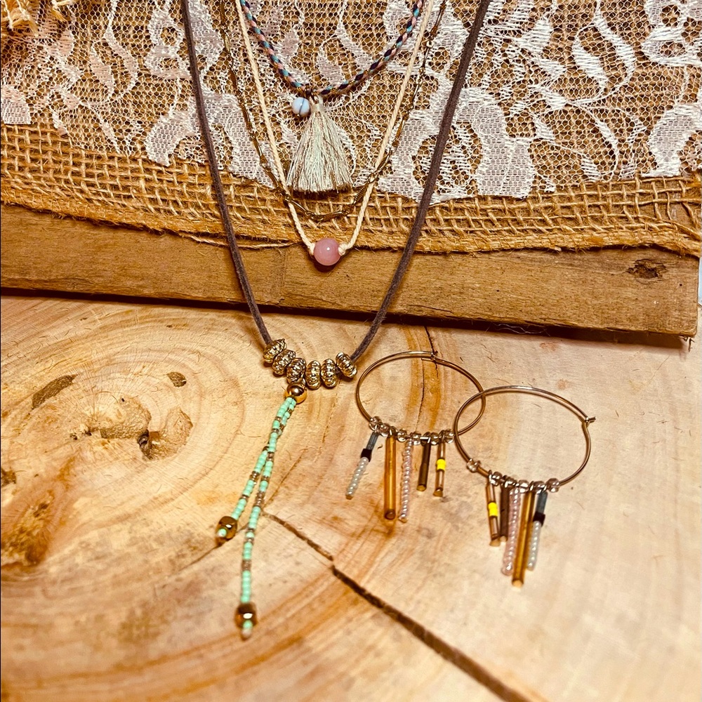 2/$14💖 Plunder necklace and earrings